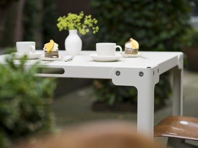 T-table outdoor